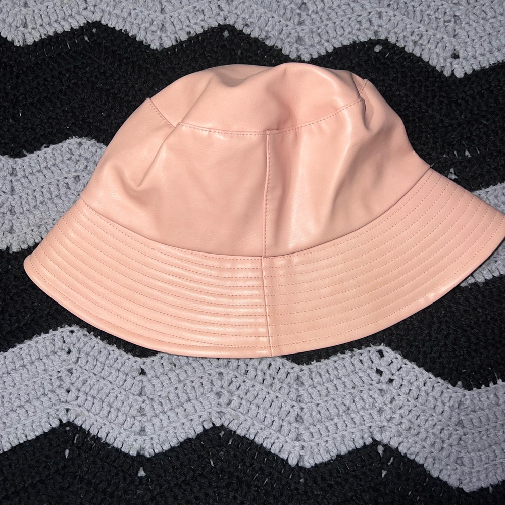 NWOT Lack of Color Wave Bucket Hat
